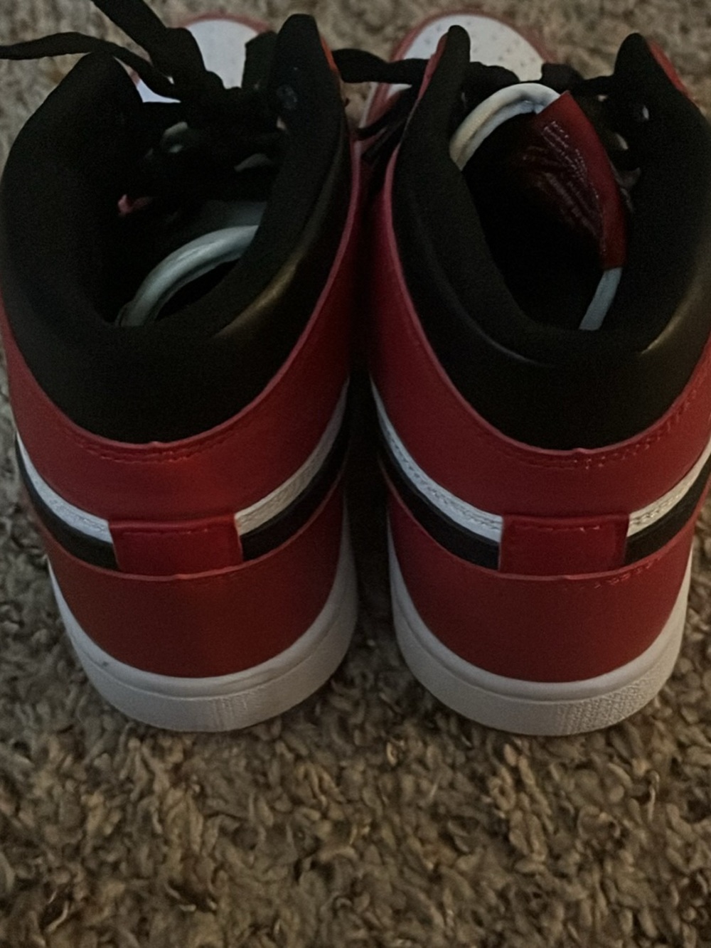 nike air jordan 1 chicago mid - Picture 3 of 5